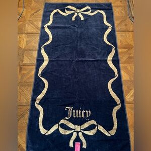Juicy Couture two sided Dark Blue & Gold Ribbon Bath Towel set of three  New